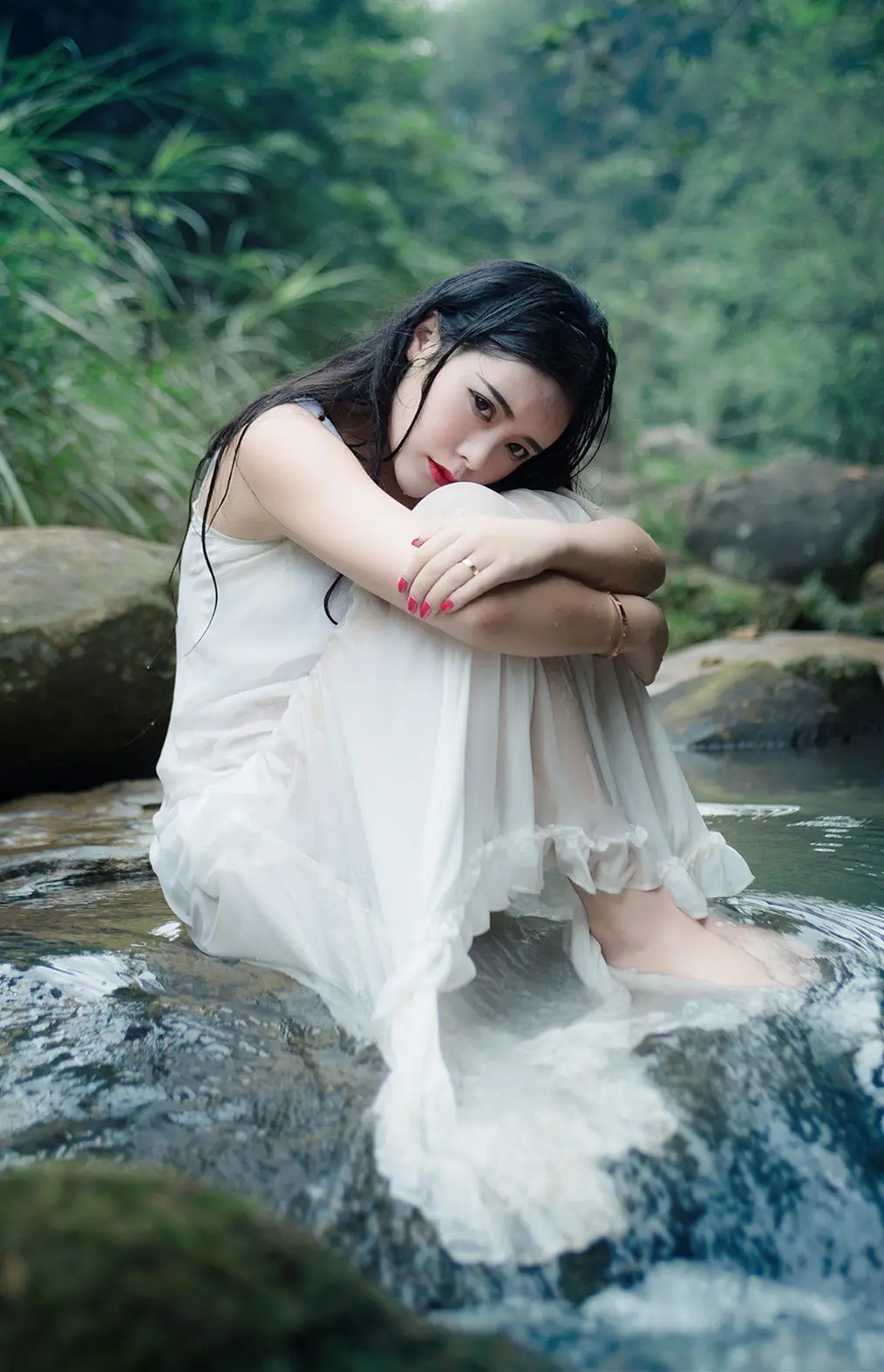 大竹郑州高端私人伴游小野梨子